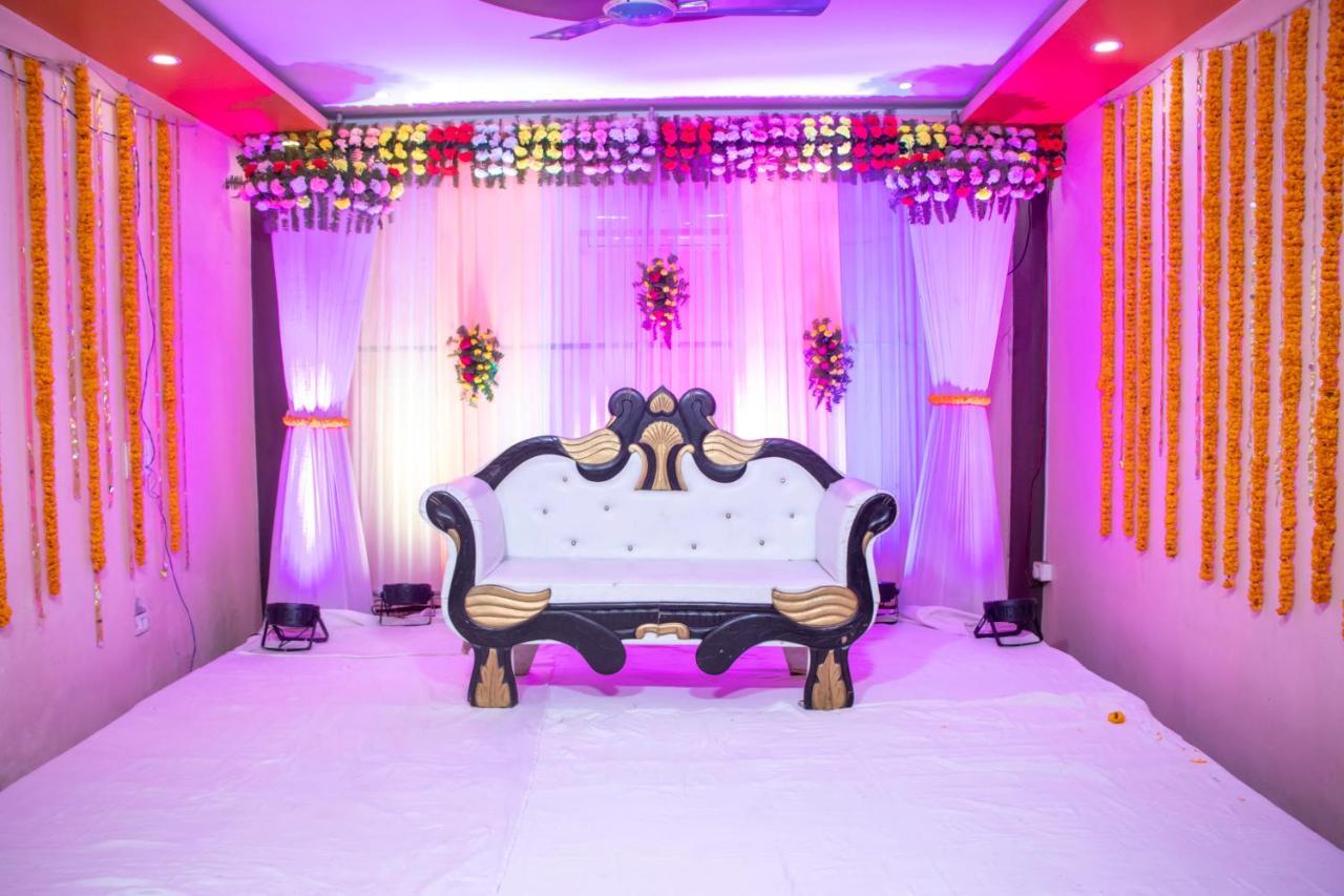 Hotel Haifa Varanasi Bagian luar foto