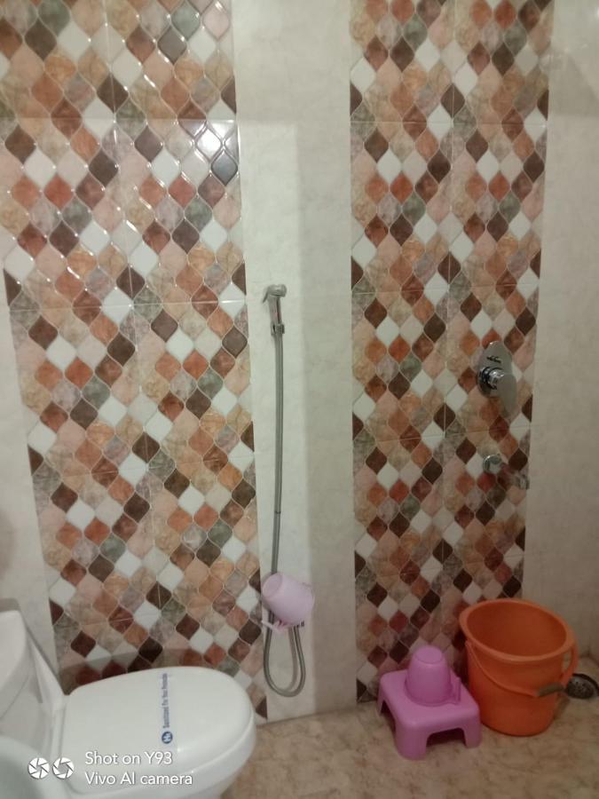 Hotel Haifa Varanasi Bagian luar foto