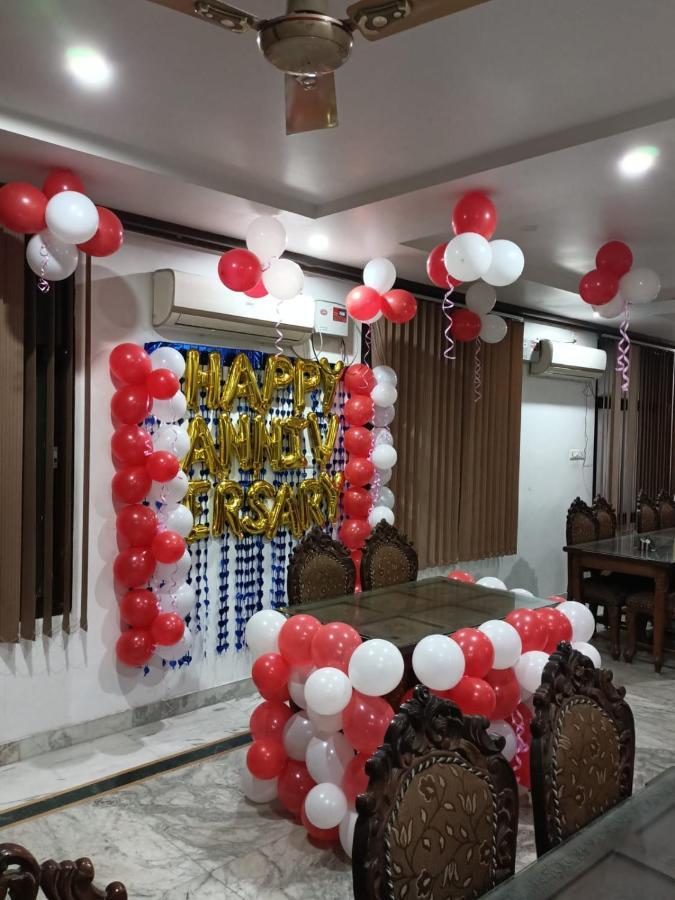 Hotel Haifa Varanasi Bagian luar foto